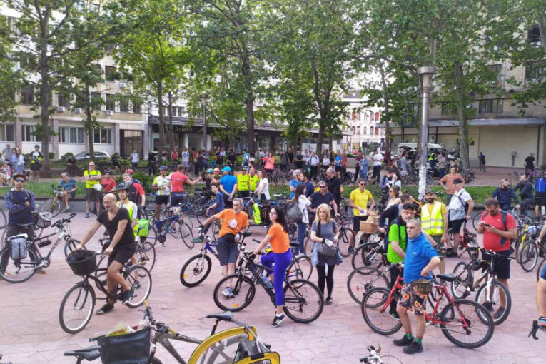 Održana tradicionalna biciklistička vožnja "Kritična masa": Beogradu nedostaje još uređenih staza