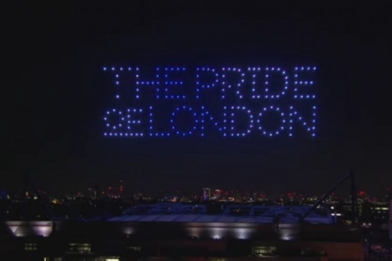 Spektakl na nebu iznad Stamford bridža: Čelsi dronovima prošarao noć u Londonu (VIDEO)