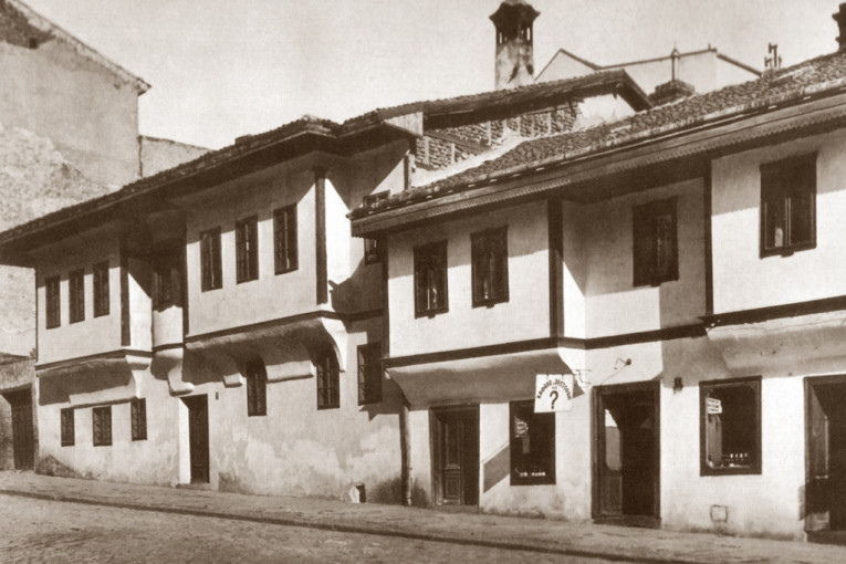 Pre 184 godine otvorena je pošta u Beogradu: Pošiljke su prenosili surudžije, postiljoni i tatari (FOTO)