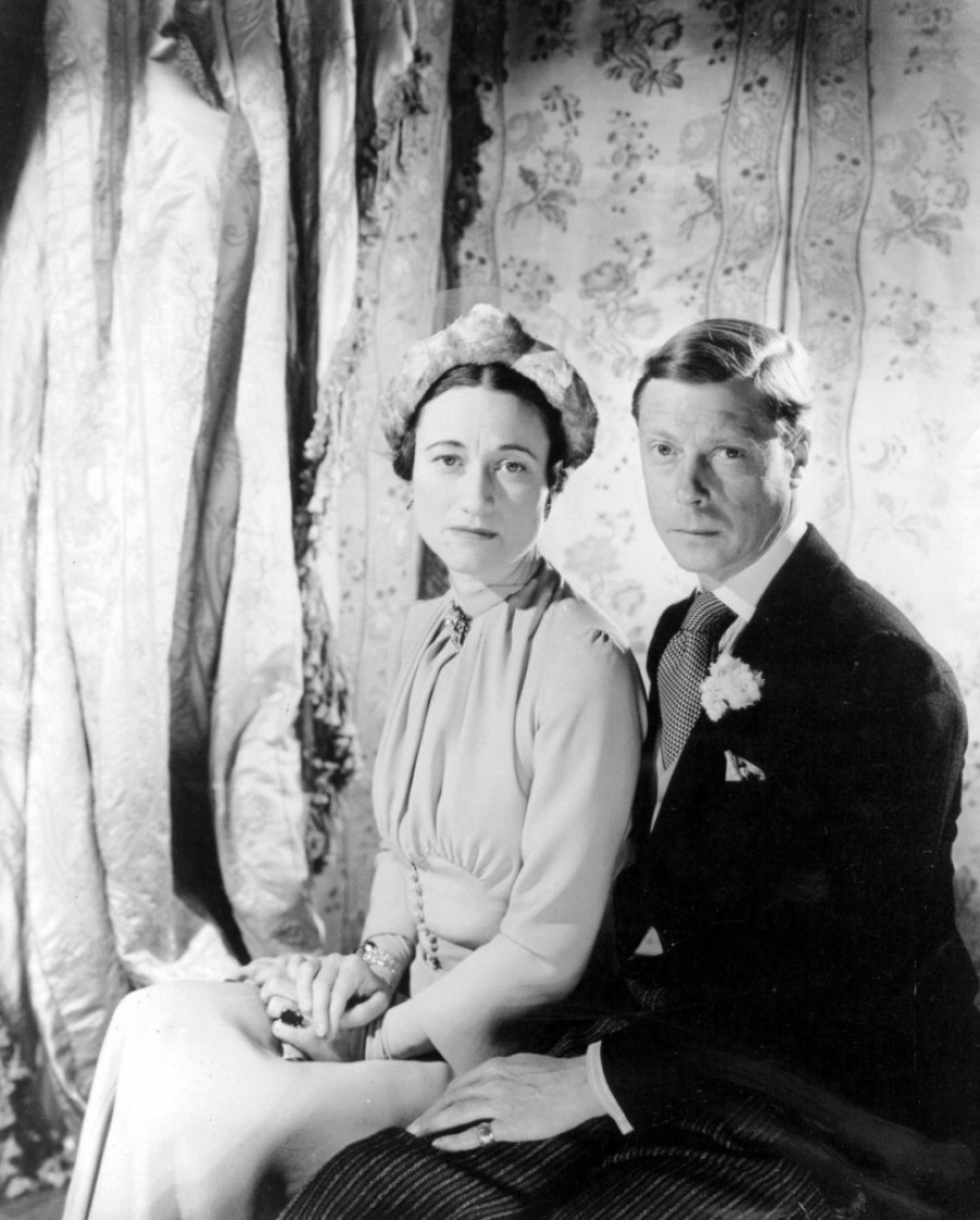 Legendarna Džoan Kolins snima u 92. godini: Pogledajte prve fotografije iz filma u kom igra skandaloznu vojvotkinju od Vindzora (FOTO)