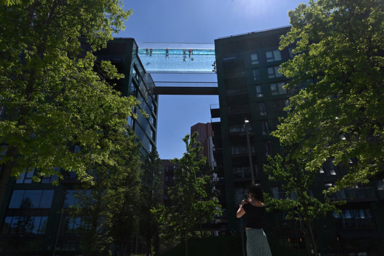 London ima novu atrakciju: Nebeski prozirni bazen na visini od 35 metara