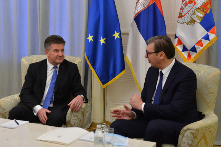 “Uskoro nastavak dijaloga sa Prištinom”: Predsednik Vučić na sastanku sa Lajčakom i Palmerom (FOTO)
