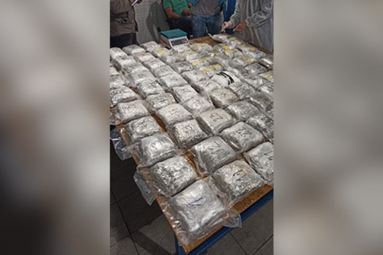 Velika akcija policije, pronađen skriveni bunker: Na Batrovcima zaplenjen 41 kilogram droge (FOTO)