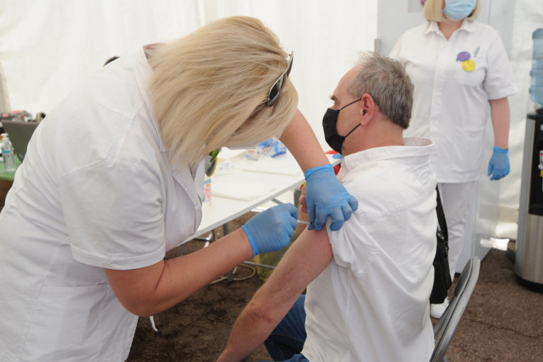 Sjajna vest za Srbiju: Do sada dato 4.804.495 doza vakcine protiv koronavirusa!