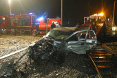 Teška saobraćajna nesreća u Pančevu: Automobilom se zakucao u voz!