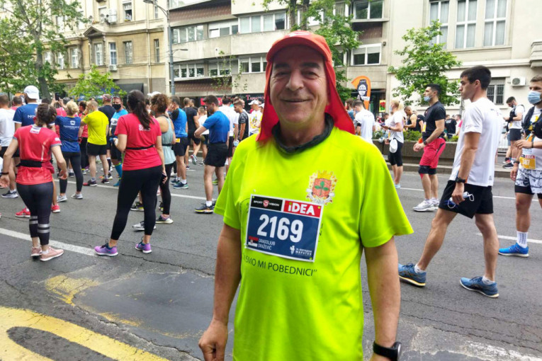Dragoljub (62) već 15 godina trči na maratonu: Došao je sa Kosova i Metohije i poslao snažnu poruku