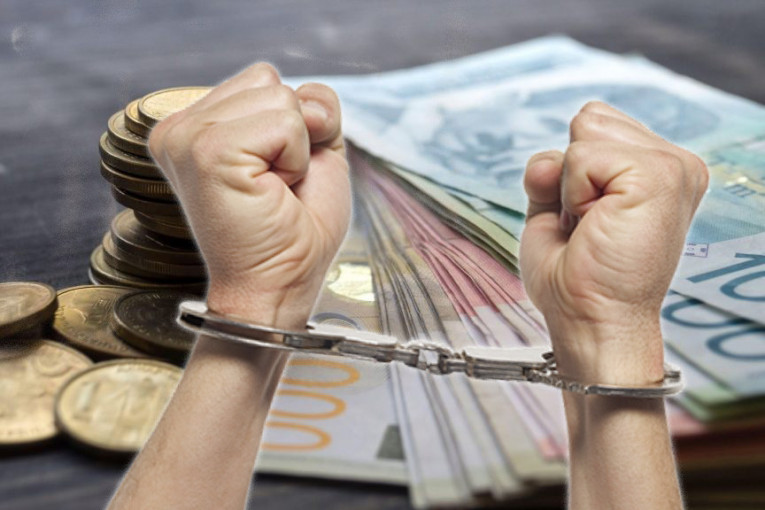 Bankarka uhapšena u Čajetini: Falsifikovala službenu ispravu i proneverila gotovo 40.000 dinara!