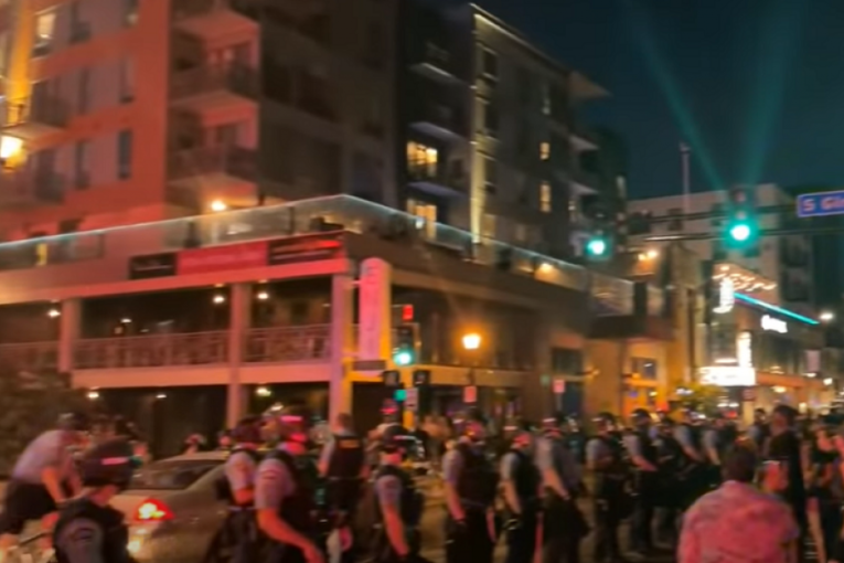 Haos u Mineapolisu: Četvrti dan protesta zbog policijskog ubistva (VIDEO)