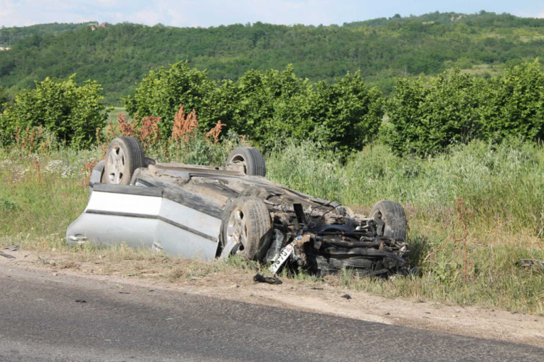 Teška nesreća u Smederevu: Tri osobe poginule u sudaru autobusa i automobila