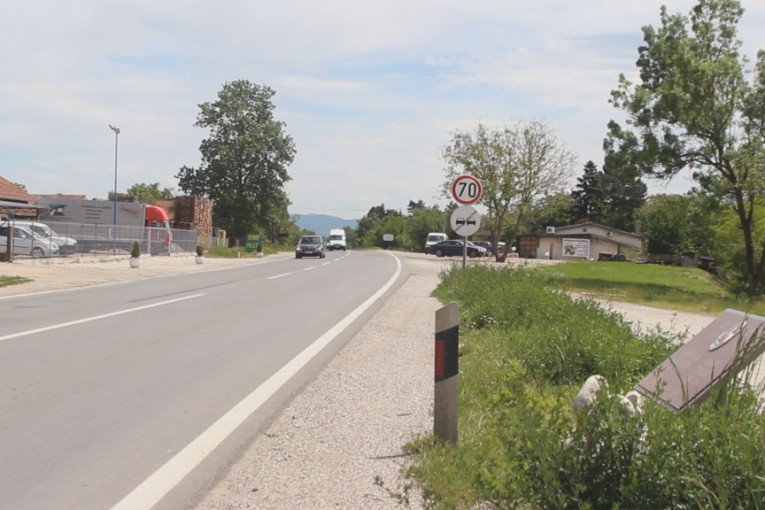 Magistrala smrti odnela preko 100 života, a i dalje se vozi bahato: Meštani sela kod Čačka strahuju za bezbednost svoje dece (FOTO)