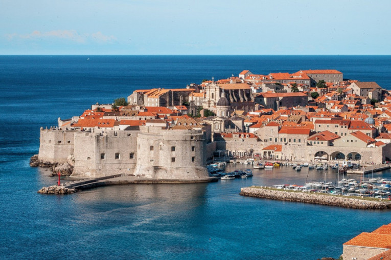 U jednom delu Dubrovnika zabranjeno kupanje: U vodi pronađena podmukla bakterija