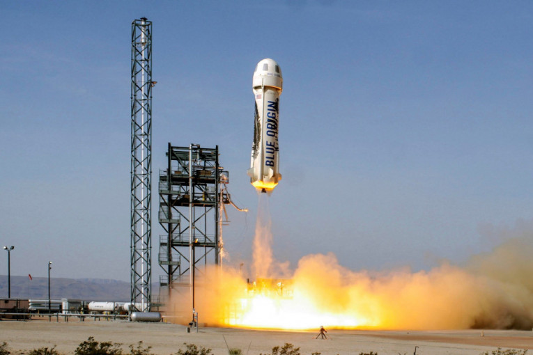 Bezos otkrio identitet poslednjeg putnika: U devetoj deceniji leti u svemir! (FOTO)