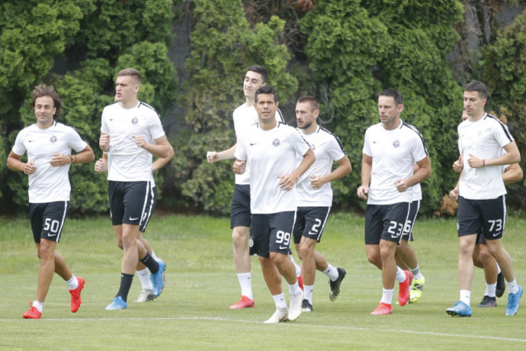Krenuo crno-beli pogon: Partizan bez glavnih igrača na početku priprema (VIDEO)
