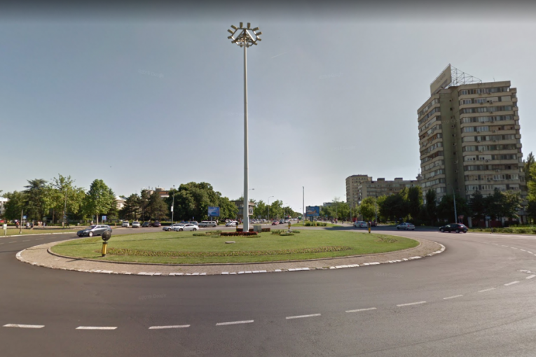 Održavanje zelenih površina: Počelo uređenje kružnog toka kod Opštine Novi Beograd