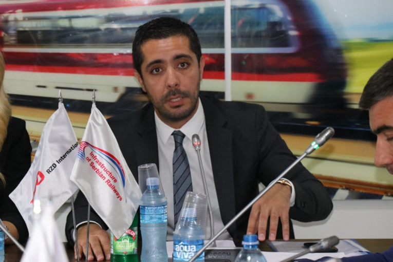 Narodni poslanici pohvalili ministra Momirovića (FOTO)