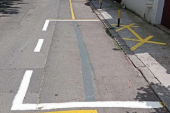 Beograđanin žutom trakom prefarbao ulicu kako bi napravio sebi parking-mesto, reagovali komunalci