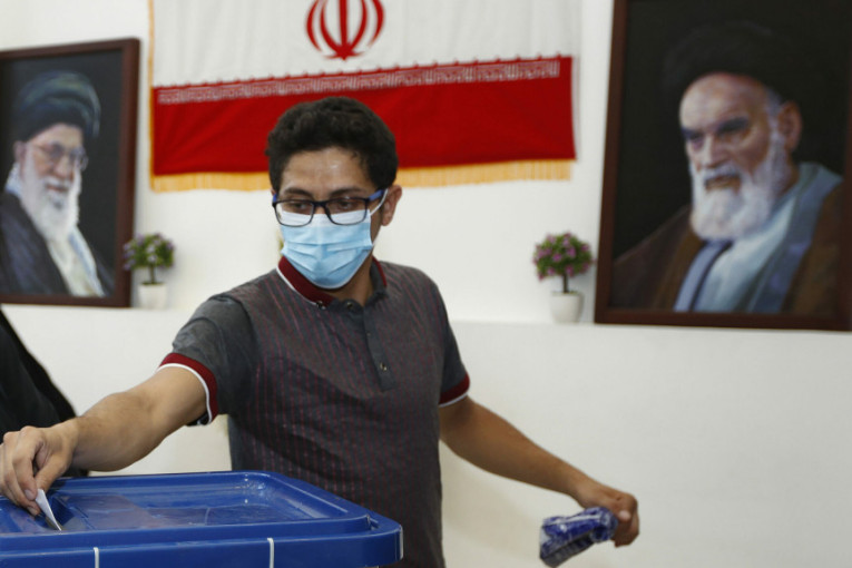 Iran danas glasa za novog predsednika: Građani nemaju mnogo izbora
