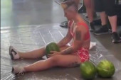 Zdrobila tri ​​lubenice butinama za 7,5 sekundi i oborila ženski i muški Ginisov rekord (VIDEO)