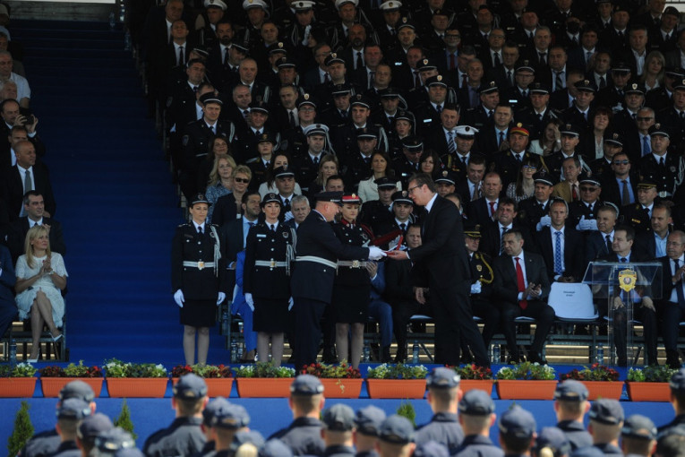 Dan policije: Pripadnici MUP-a položili zakletvu, predsednik Vučić odlikovao najhrabrije (FOTO/VIDEO)