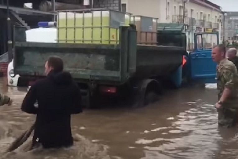 Crni bilans poplava na Krimu: Jedna osoba poginula, dve nestale, 24 povređeno (VIDEO)