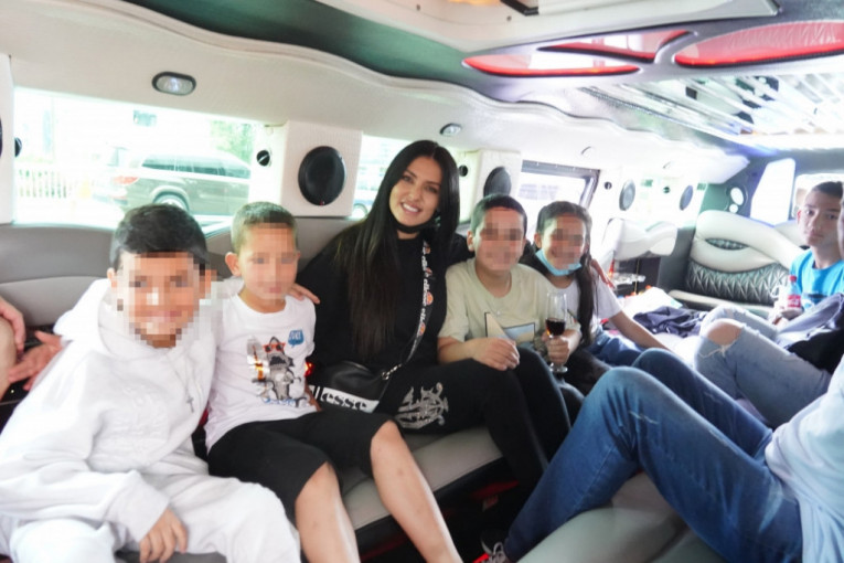 Tanja organizovala luksuznu vožnju za sinove! Limuzina dugačka nekoliko metara vozi ih u Smederevo! (FOTO, VIDEO)