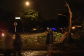 Haos u Čikagu, protutnjao tornado: 34.000 domova ostalo bez struje, ne zna se ima li povređenih (VIDEO)