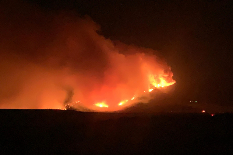 Nastavak "paklene borbe" na omiljenom letovalištu Srba: Vatrena stihija ne popušta!