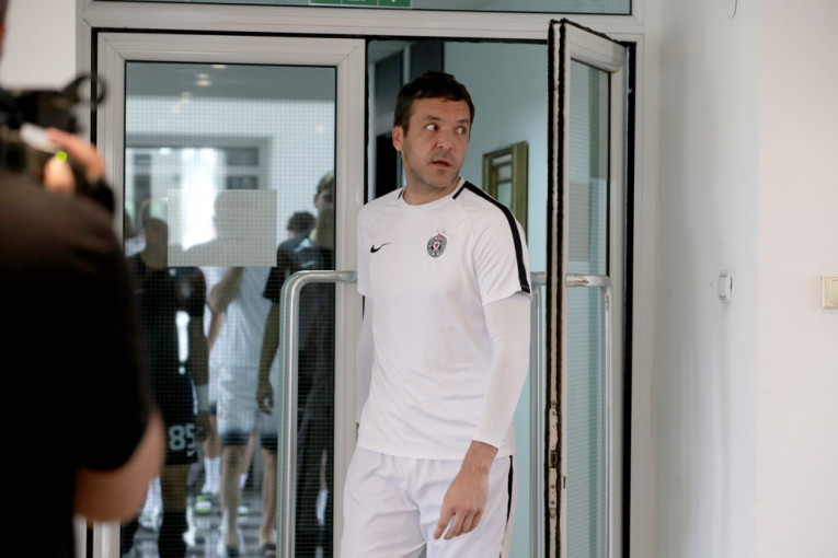 Bivši trener Partizana hoće kapitena crno-belih! Stojke bi ponovo mogao u inostranstvo