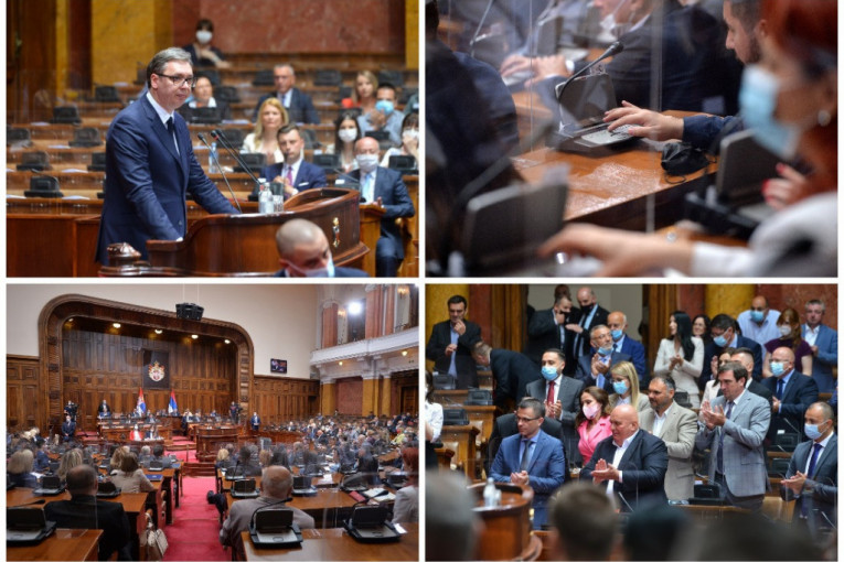 Vučić u Skupštini: Poslanici prihvatili izveštaj o KiM, detalji o dijalogu koje javnost nije znala (FOTO)