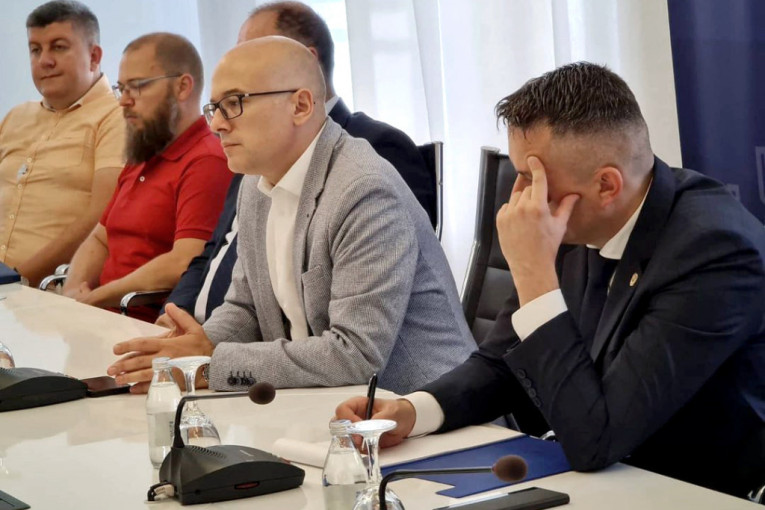 24SEDAM NOVI SAD "Grad će živnuti od 8. do 11. jula": Gradonačelnik Miloš Vučević se sastao sa predstavnicima Egzita