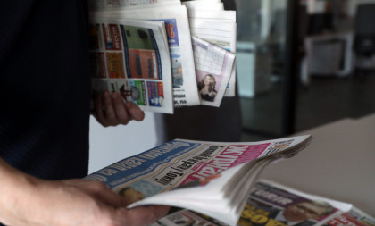 Naslovne strane dnevnih novina: Prelistavanje štampe za 2. mart 2026. godine