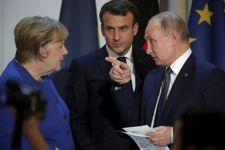 Zbog nikad lošijih odnosa EU i Rusije: Angela Merkel i Makron žele sastanak sa Putinom