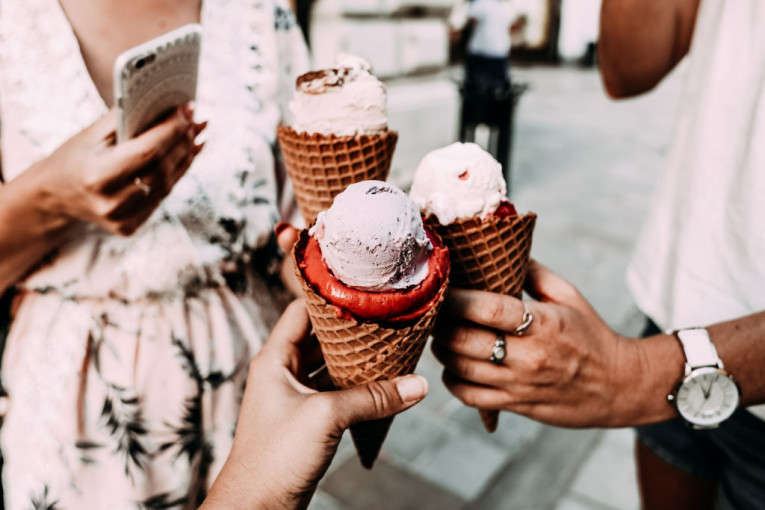 Šta bi trebalo jesti tokom najtoplijeg dana leta i zašto sladoled nije najbolji izbor
