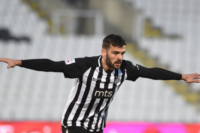 Partizan odbio 2.000.000 evra za Igora Vujačića