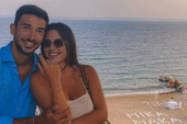 Fudbaler Marko Grujić zaprosio odbojkašicu na plaži (FOTO)