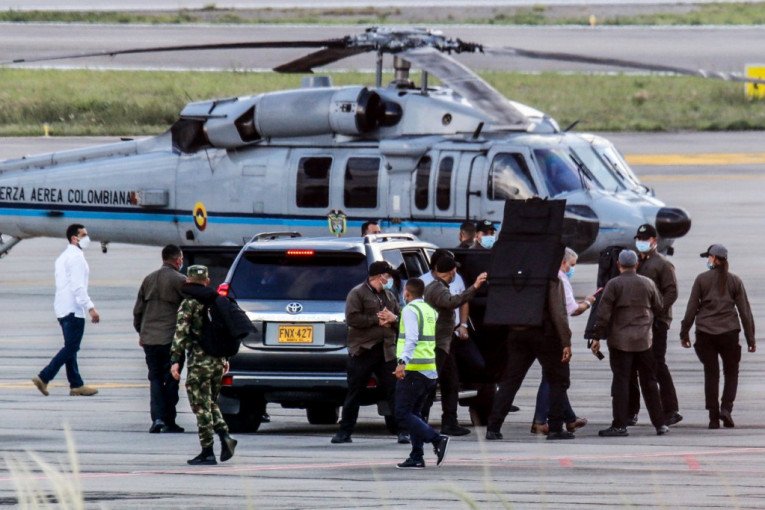 Zemlja na nogama, pokušaj atentata: Pogođen helikopter predsednika Kolumbije! (FOTO)