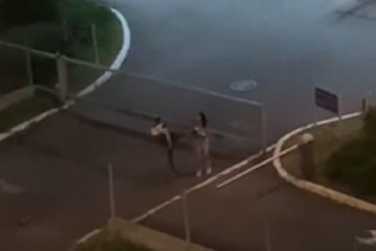 Saslušan nasilnik sa Voždovca: Brutalno prebio devojku na parkingu (VIDEO)