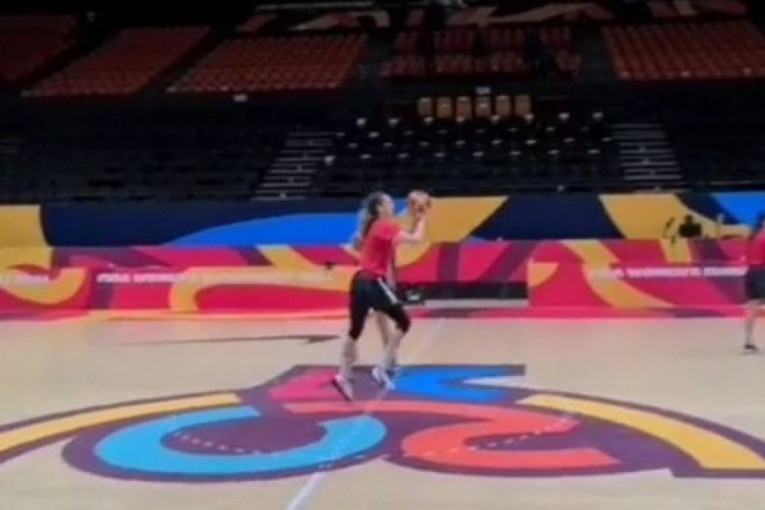 Nek' sluti na radost: Potez srpske košarkašice izazvao oduševljenje pred finale EP (VIDEO)