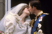 Prodaje se parče voćne torte sa venčanja princa Čarlsa i princeze Dajane iz 1981. godine (FOTO)