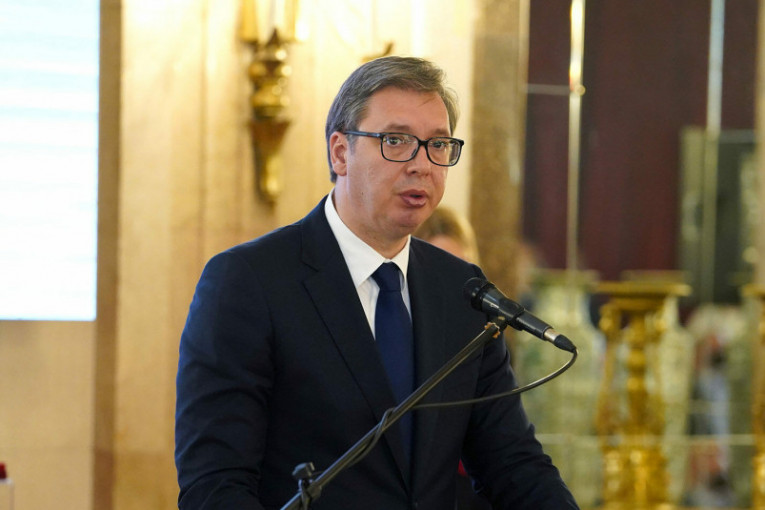 Predsednik Vučić: "Bez obzira na Rezoluciju, ostaće upisano da je Podgorica pretekla Prištinu"