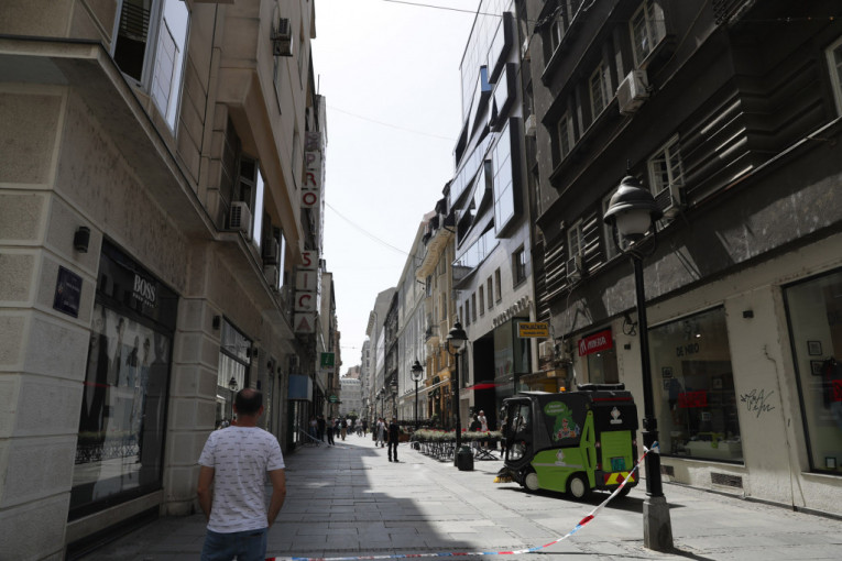 Samoubistvo u centru Beograda: Čovek se ubio skokom sa petog sprata, nedavno se razveo! (FOTO, VIDEO)