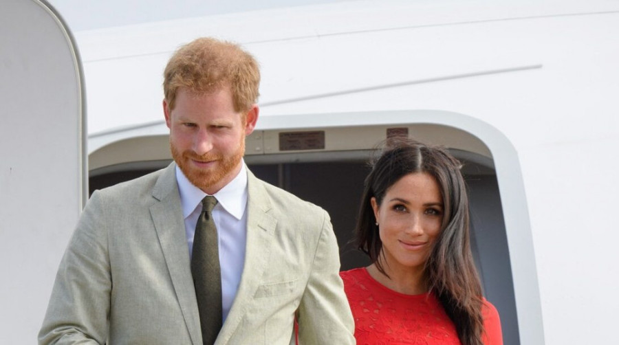 Svi bruje o zdravlju kraljice Elizabete, a Božić se bliži: Otkriveno da li će je unuk Hari posetiti