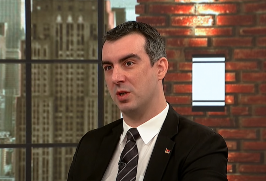 Novaković se i dalje ne oglašava: Primao platu a nije dolazio na posao, za taj novac moglo da se isplati 77 dečjih dodataka