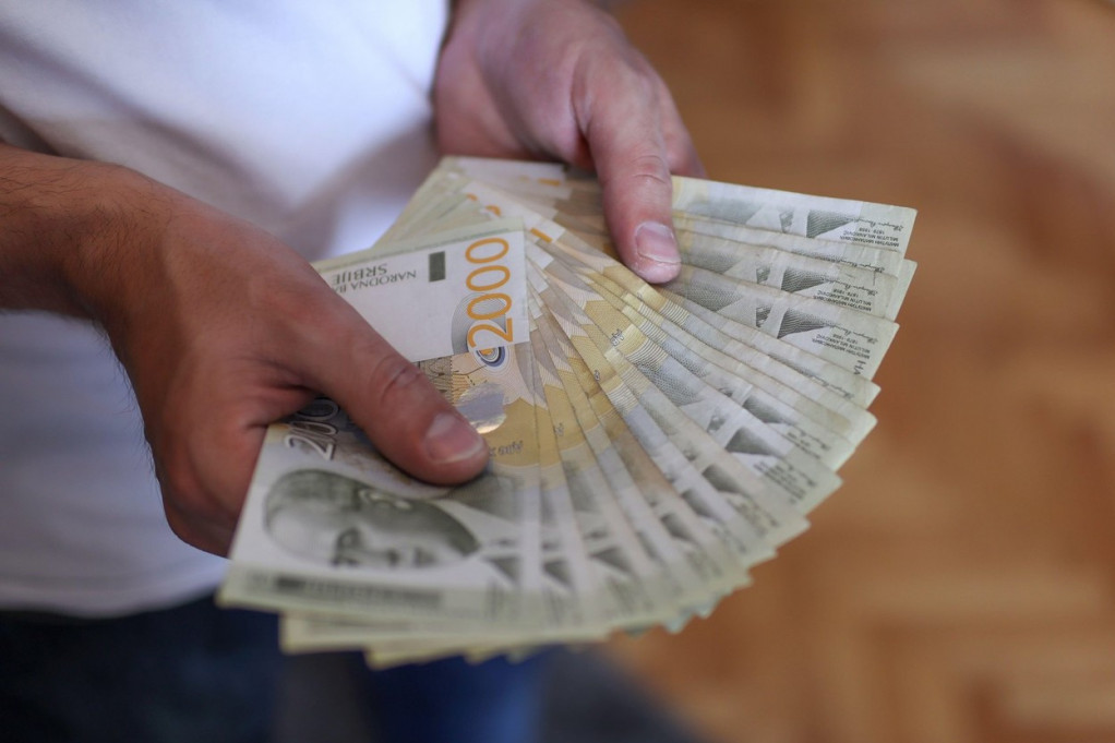 Vrućina ne posustaje: Živa u termometru ide do 38 stepeni, a evo gde prete pljuskovi!