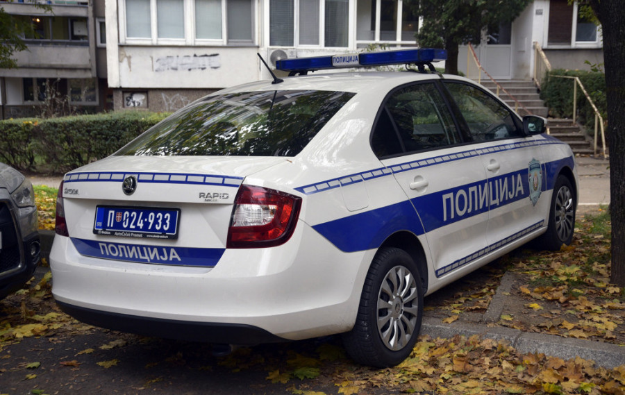 Oglasio se MUP o hororu u Batajnici: Posvađao se sa bivšom i napao je nožem, evo šta ga čeka