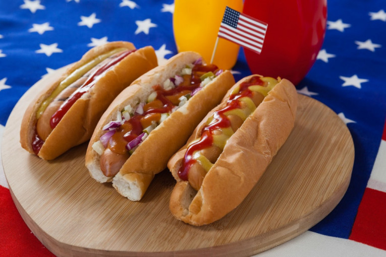 "Kralj hot-dogova" postavio novi svetski rekord: Šokiraće vas broj viršli i unetih kalorija (VIDEO)