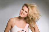 Pravilno sušenje kose: Nekoliko načina koji će vašu kosu učiniti zdravijom i sjajnijom