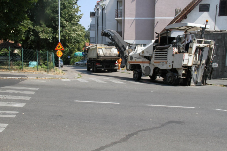 Nastavlja se obnova rakovičkih saobraćajnica: Počela rekonstrukcija ulica u Resniku i na Petlovom brdu