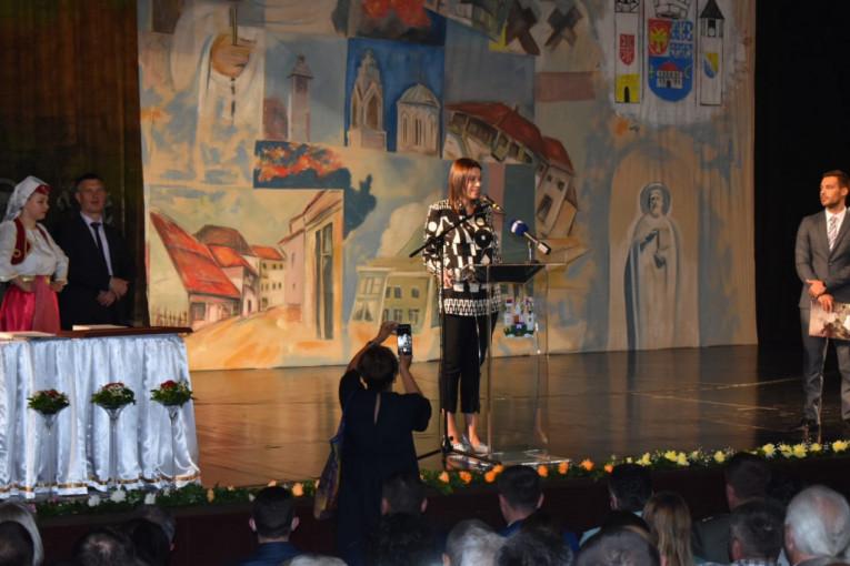 Javno priznanje: Ministarka Irena Vujović počasna građanka Prijepolja