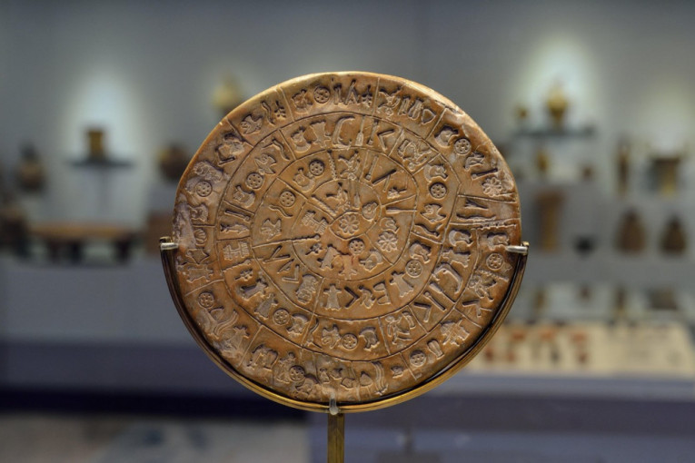 Drevni disk sa Krita zavadio naučnike: Arheolog uveren da je pronikao u jednu od najvećih svetskih misterija